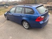 Gebraucht BMW 320 130 PS (95 kW) 2007 Blau Kombi