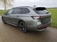 Gebraucht VW Passat R-line 193 PS (141 kW) 2024 Diabasgrau metallic Kombi