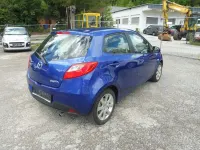 Gebraucht Mazda 2 Independence 75 PS (55 kW) 2010 Blau Kleinwagen