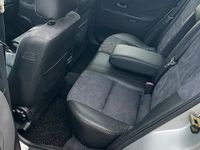 Gebraucht Mitsubishi Carisma 90 PS (66 kW) 2000 Silber Limousine