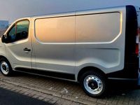 Gebraucht Renault Trafic Komfort 145 PS (106 kW) 2017 Grau Van / Kleinbus