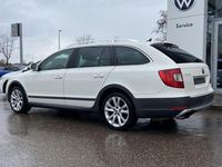 Gebraucht Skoda Superb Elegance 140 PS (102 kW) 2012 Weiß Kombi