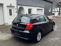 Gebraucht BMW 116 122 PS (89 kW) 2010 Schwarz Kleinwagen