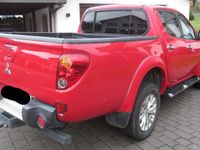 Gebraucht Mitsubishi L200 Plus 178 PS (130 kW) 2015 Rot Pickup