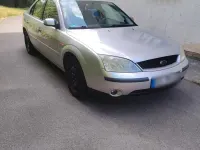 Gebraucht Ford Mondeo 146 PS (107 kW) 2002 Silber Limousine