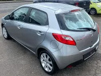 Gebraucht Mazda 2 Edition 75 PS (55 kW) 2012 Plutossilber metallic Kleinwagen