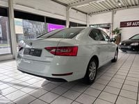 Gebraucht Skoda Superb 120 PS (88 kW) 2017 Weiß Limousine