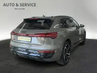 Gebraucht Audi Q8 e-tron S-Line 300 kW (408 PS) 2023 Chronosgrau metallic SUV