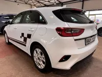Gebraucht Kia Ceed Vision 101 PS (74 kW) 2022 Weiss Kleinwagen