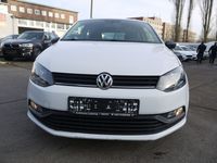 Gebraucht VW Polo Trendline 75 PS (55 kW) 2015 Weiß Limousine