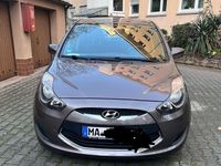 Gebraucht Hyundai ix20 125 PS (91 kW) 2014 Braun Kleinwagen