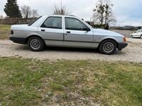 Second-hand Ford Sierra 105 CP (77 kW) 1987 Argintiu Berlinǎ