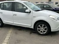 Gebraucht Dacia Sandero Lauréate 87 PS (63 kW) 2009 Gletscherweiss Limousine