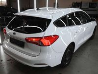 Gebraucht Ford Focus Cool & Connect 120 PS (88 kW) 2020 Frozen white Kombi