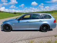Gebraucht BMW 320 Basis 184 PS (135 kW) 2010 Blau Kombi