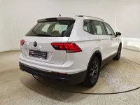 Gebraucht VW Tiguan Allspace Life 150 PS (110 kW) 2023 Oryxweiß perlmutteffekt SUV