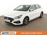 Gebraucht Hyundai i30 Select 120 PS (88 kW) 2022 Weiß Kleinwagen