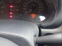 Gebraucht Renault Clio II 58 PS (42 kW) 2000 Silber Limousine