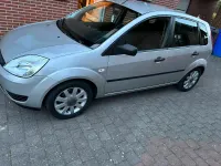Gebraucht Ford Fiesta 70 PS (51 kW) 2004 Silber Kleinwagen