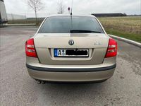 Gebraucht Skoda Octavia Elegance 140 PS (102 kW) 2005 Beige Limousine