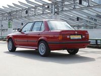 Gebraucht BMW 325 170 PS (125 kW) 1988 Rot Limousine