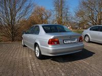 Gebraucht BMW 525 Sport Line 192 PS (141 kW) 2001 Silber Limousine