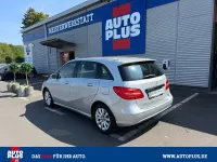 Gebraucht Mercedes B180 122 PS (89 kW) 2013 Silber Kleinwagen