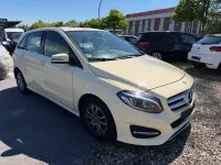 Gebraucht Mercedes B180 109 PS (80 kW) 2018 Beige Van / Kleinbus