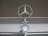 Gebraucht Mercedes E250 90 PS (66 kW) 1991 Gold Limousine