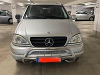 Gebraucht Mercedes ML320 218 PS (160 kW) 2001 Silber SUV
