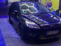 Gebraucht Ford Focus 105 PS (77 kW) 2010 Schwarz Limousine