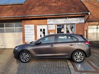 Gebraucht Hyundai i30 Trend 140 PS (102 kW) 2018 Grau Limousine