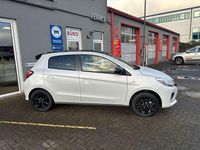 Neu Mitsubishi Space Star Select+ 71 PS (52 kW) 2025 Titan weiss/piano schwarz (d) Kleinwagen