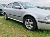 Usata Skoda Octavia Classic 102 CV (75 kW) 2002 Argento Berlina