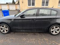 Gebraucht BMW 118 130 PS (95 kW) 2006 Schwarz Kleinwagen