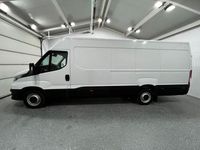 Gebraucht Iveco Daily 156 PS (114 kW) 2023 Weiss (bianco ic 194) Van