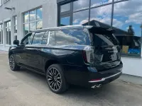 Neu Chevrolet Suburban 426 PS (313 kW) 2025 Schwarz SUV