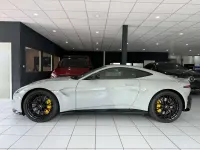 Gebraucht Aston Martin V8 510 PS (375 kW) 2023 Paint racing line apex grey Coupé