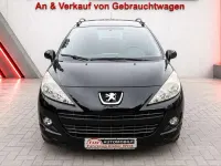 Gebraucht Peugeot 207 Tendance 95 PS (69 kW) 2012 Schwarz obsidien mitschutzlack Kombi