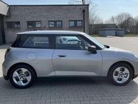 Neu Mini Cooper Essential 135 kW (184 PS) 2026 Silber Kleinwagen