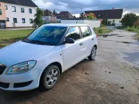 Gebraucht Skoda Fabia 60 PS (44 kW) 2013 Weiß Limousine