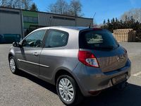 Gebraucht Renault Clio II 100 PS (73 kW) 2010 Grau Limousine