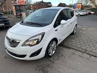 Gebraucht Opel Meriva Design Edition 140 PS (102 kW) 2012 Weiß Van / Kleinbus