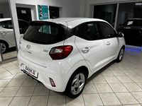 Gebraucht Hyundai i10 67 PS (49 kW) 2021 Weiß Kleinwagen