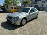 Second-hand Mercedes C200 Classic 116 CP (85 kW) 2002 Argintiu Berlinǎ