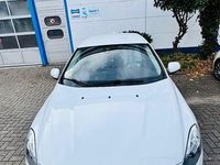 Gebraucht Volvo V40 Momentum 120 PS (88 kW) 2016 Weiß Limousine