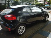 Gebraucht Kia Rio 84 PS (61 kW) 2016 Schwarz Kleinwagen