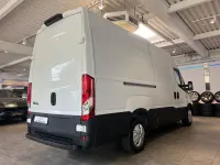 Gebraucht Iveco Daily 136 PS (100 kW) 2019 Weiß Van / Kleinbus