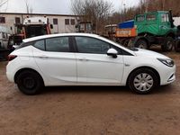 Gebraucht Opel Astra 105 PS (77 kW) 2017 Weiß Limousine
