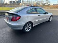 Gebraucht Mercedes C200 163 PS (119 kW) 2002 Silber Coupé